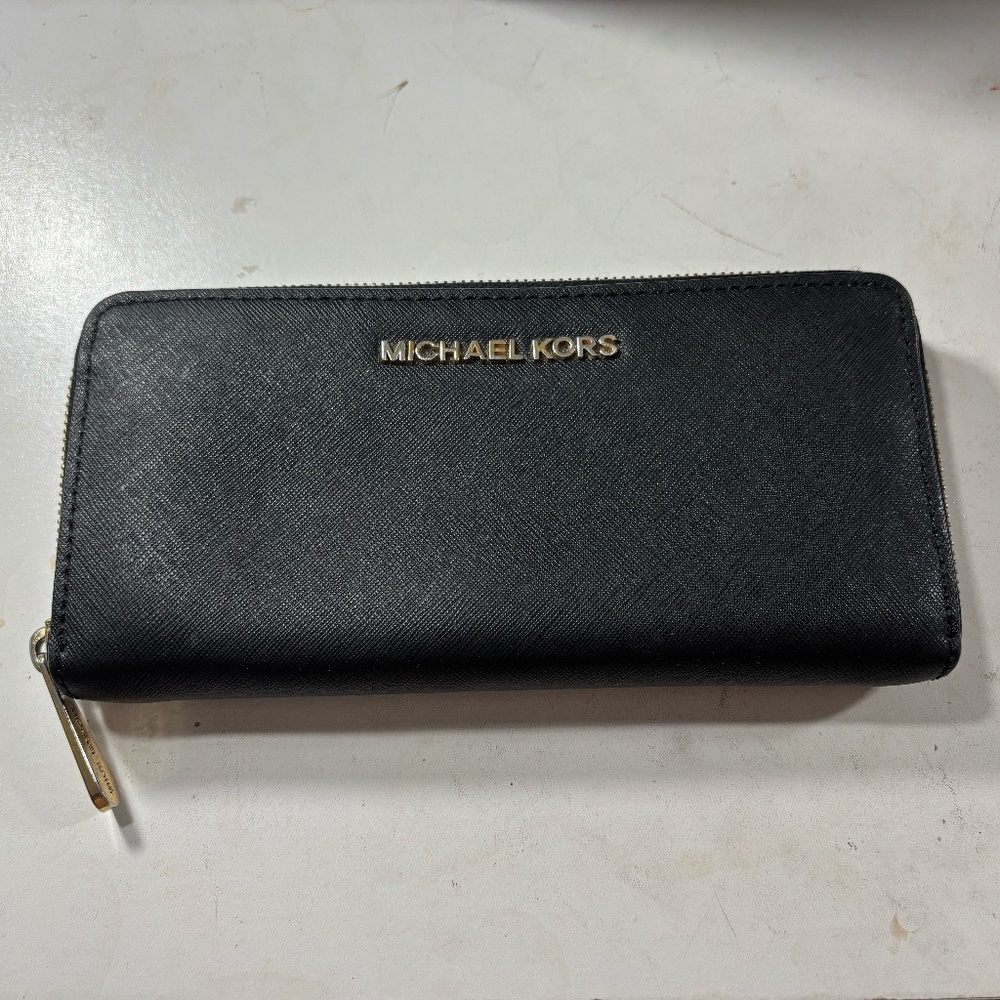 Michael Kors Black Saffiano Leather Zip Wallet